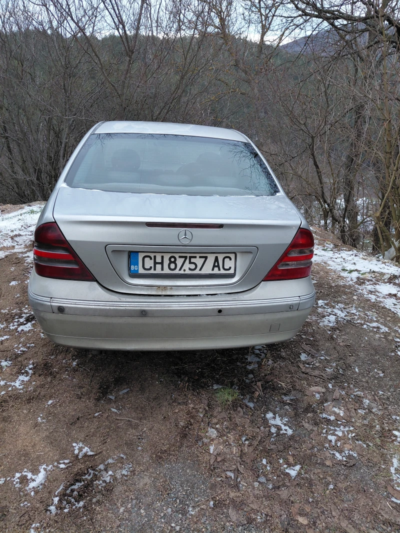 Mercedes-Benz C 220, снимка 3 - Автомобили и джипове - 53045607