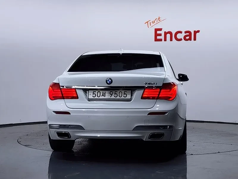 BMW 740 i M Sports, снимка 4 - Автомобили и джипове - 54600898