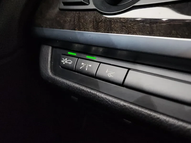 BMW 740 i M Sports, снимка 12 - Автомобили и джипове - 54600898