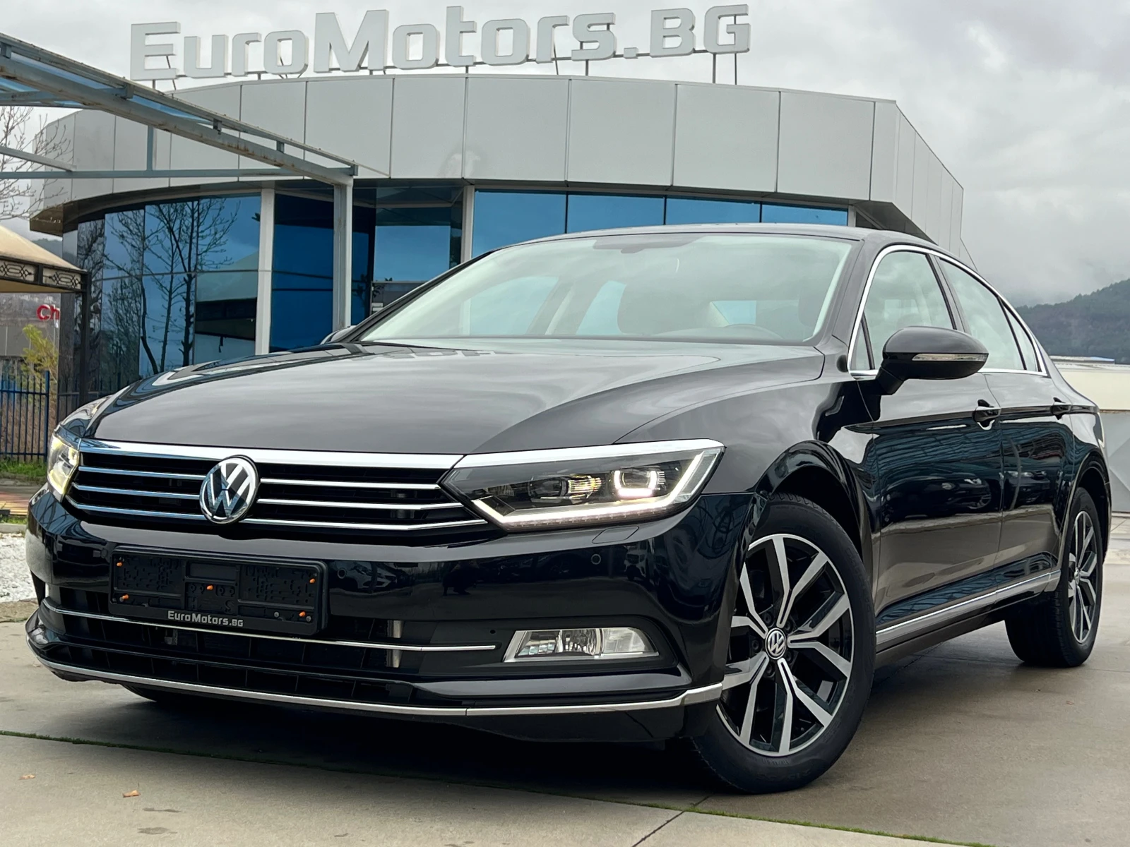 VW Passat 2.0TDI, HIGHLINE-FULL SERVICE VW-KATO HOB, LED, DI, снимка 1