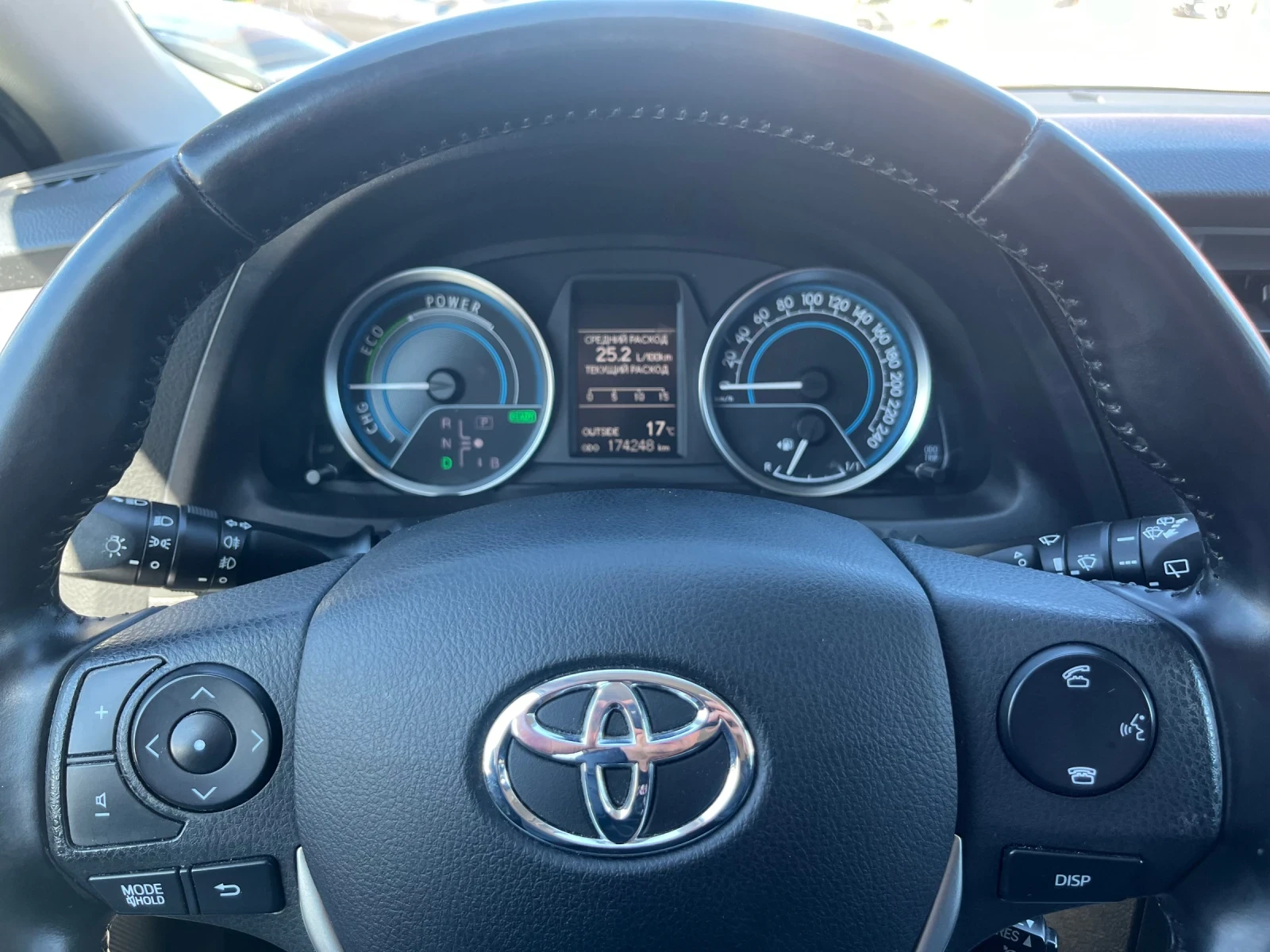 Toyota Auris 1.8 HYBRID - изображение 10