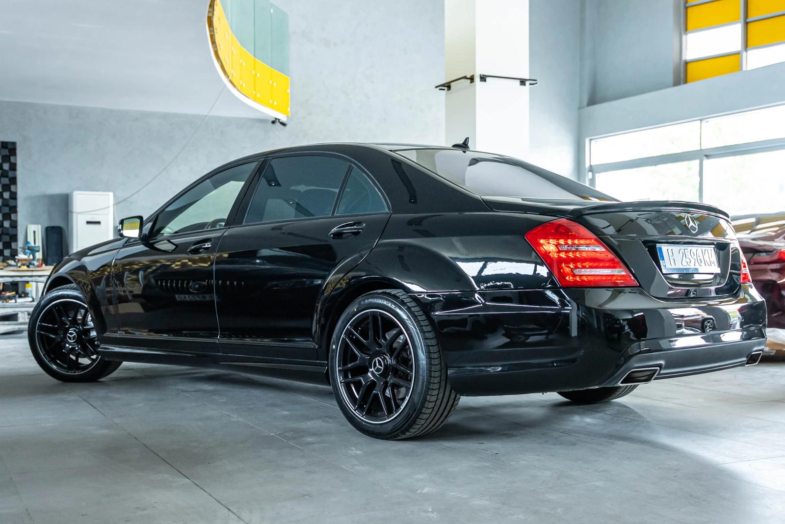 Mercedes-Benz S 550  - изображение 3