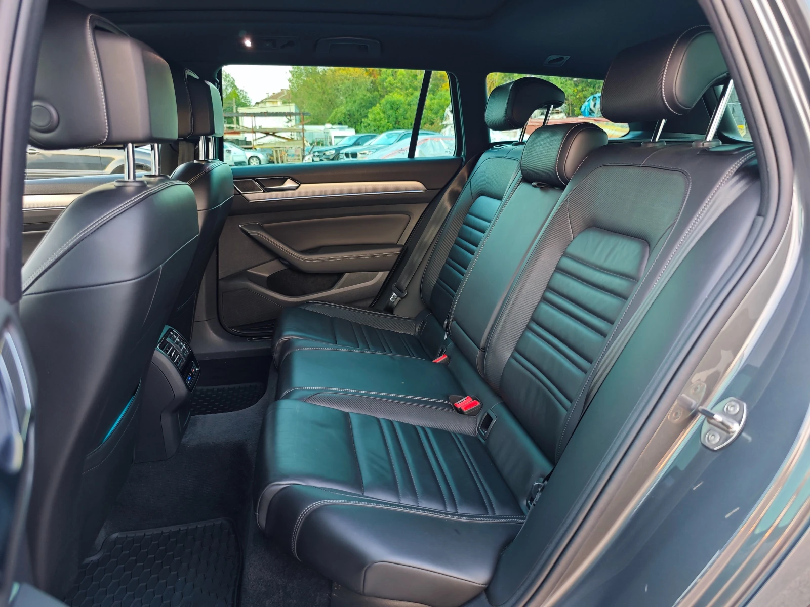 VW Passat R-Line* Digital Cockpit* SWISS - изображение 6