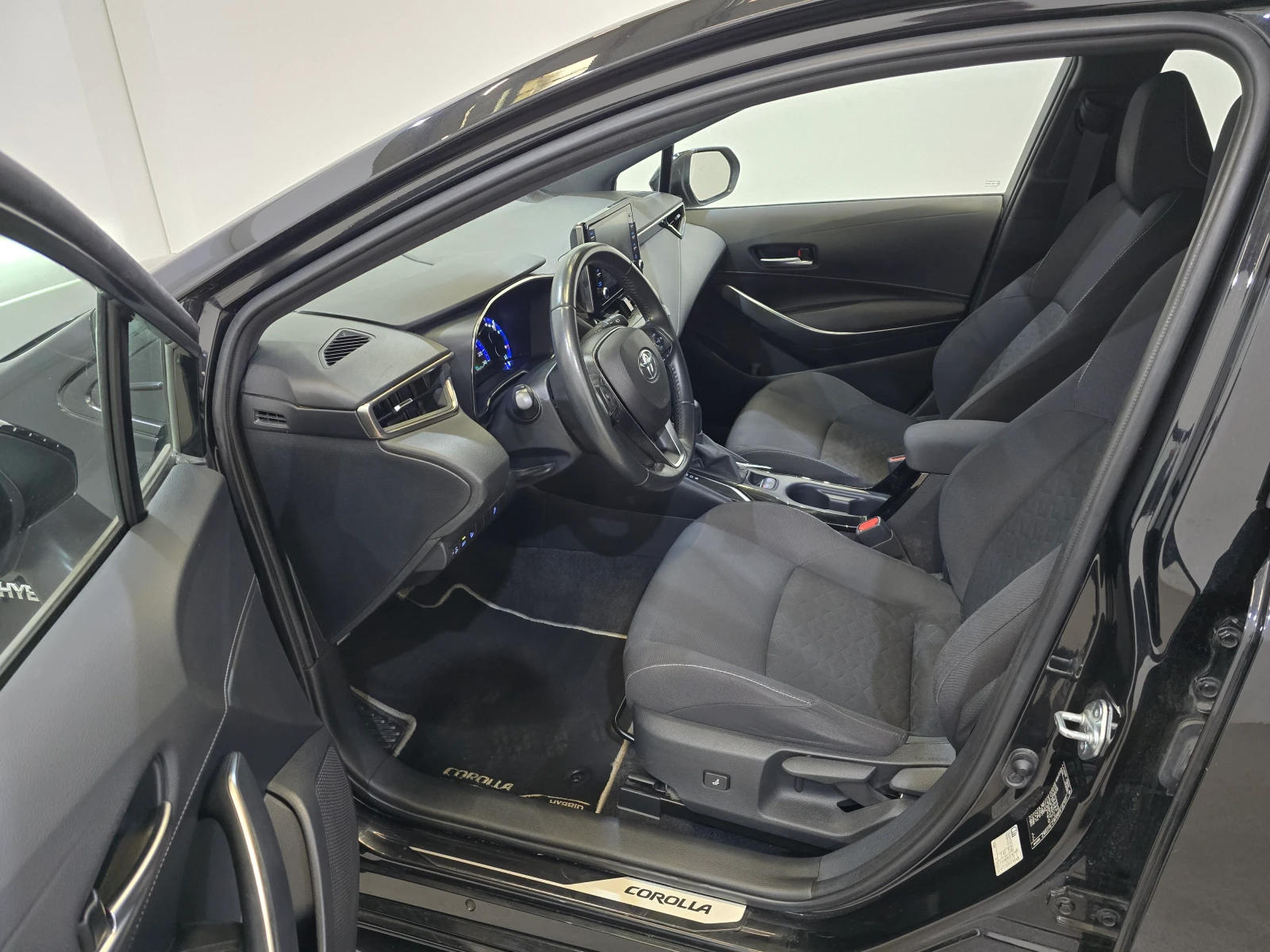 Toyota Corolla Toyota Corolla Touring Sports 1.8 e-CVT Hybrid (20 - изображение 7