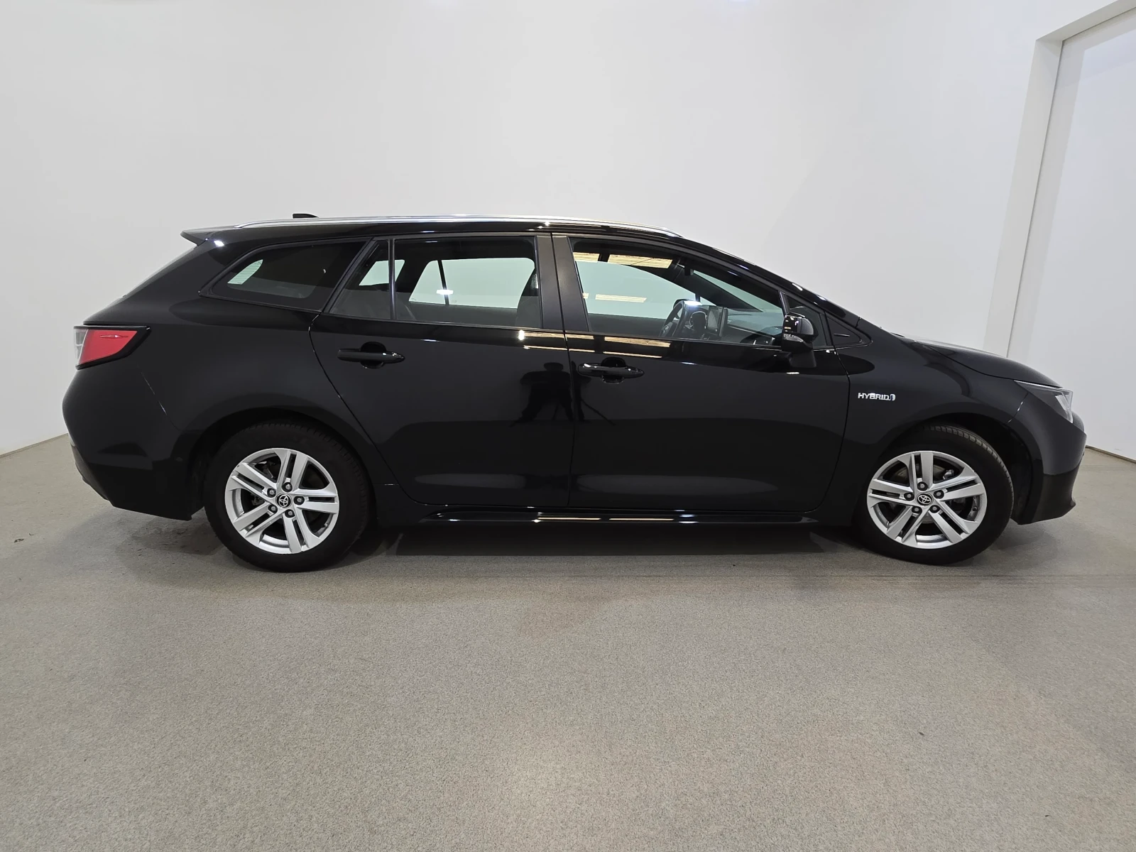 Toyota Corolla Toyota Corolla Touring Sports 1.8 e-CVT Hybrid (20 - изображение 4