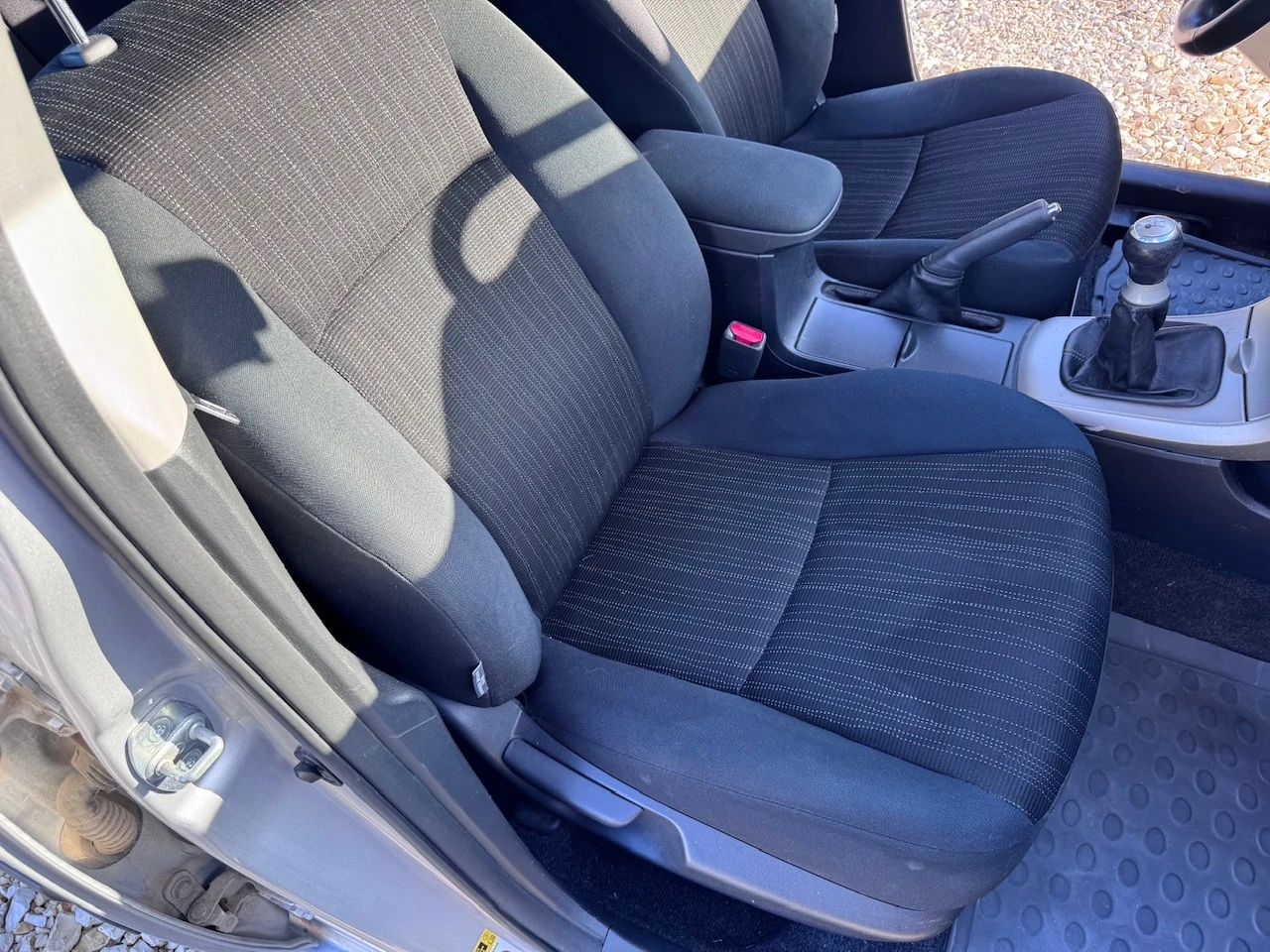 Toyota Corolla 1.6i ����������� | Mobile.bg � ����������� 12