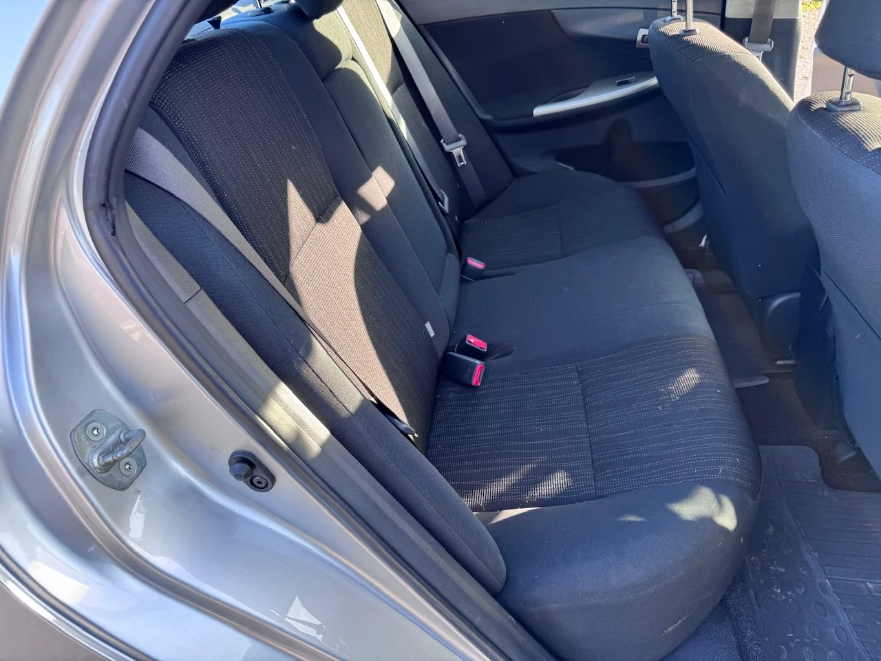 Toyota Corolla 1.6i ����������� | Mobile.bg � ����������� 11