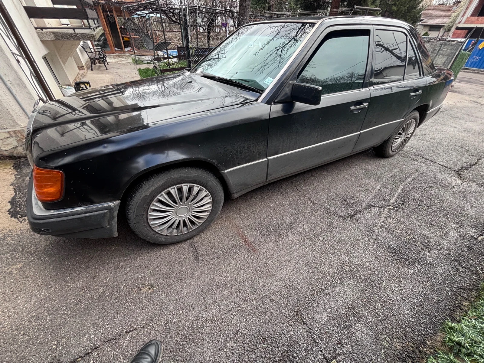 Mercedes-Benz 124, снимка 2 - Автомобили и джипове - 54074644