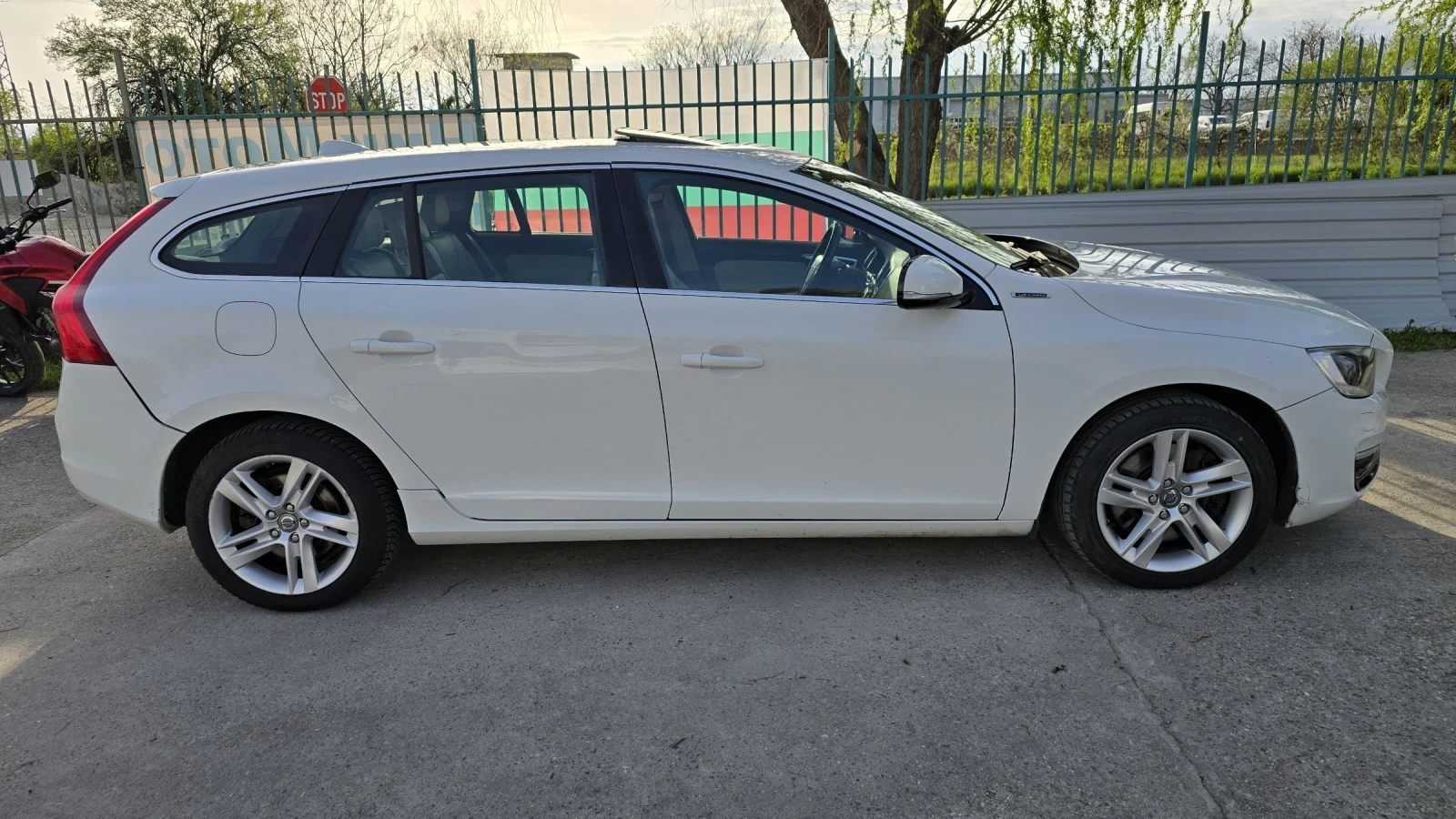 Volvo V60 D6 4x4 PLUG-IN HYBRID ! ������ ! | Mobile.bg � ����������� 3