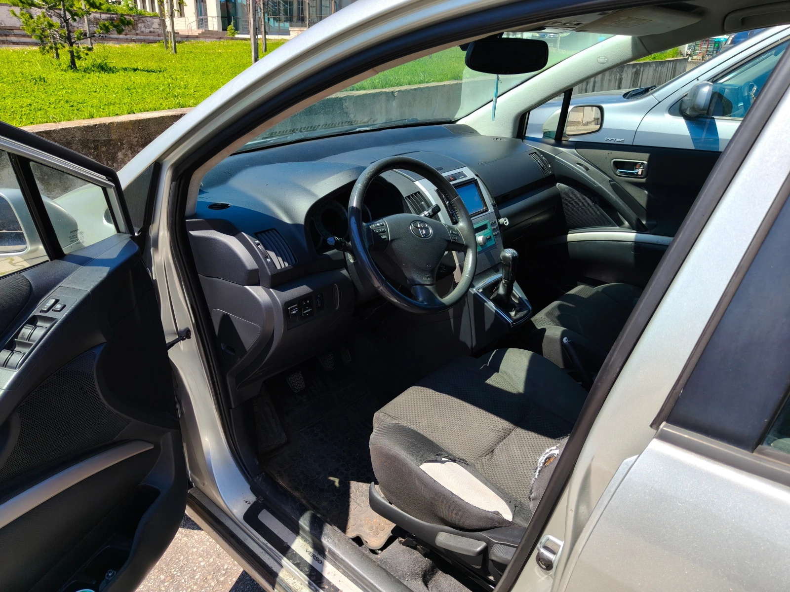 Toyota Corolla verso 1.8 VVT-i LPG, снимка 9 - Автомобили и джипове - 54312195