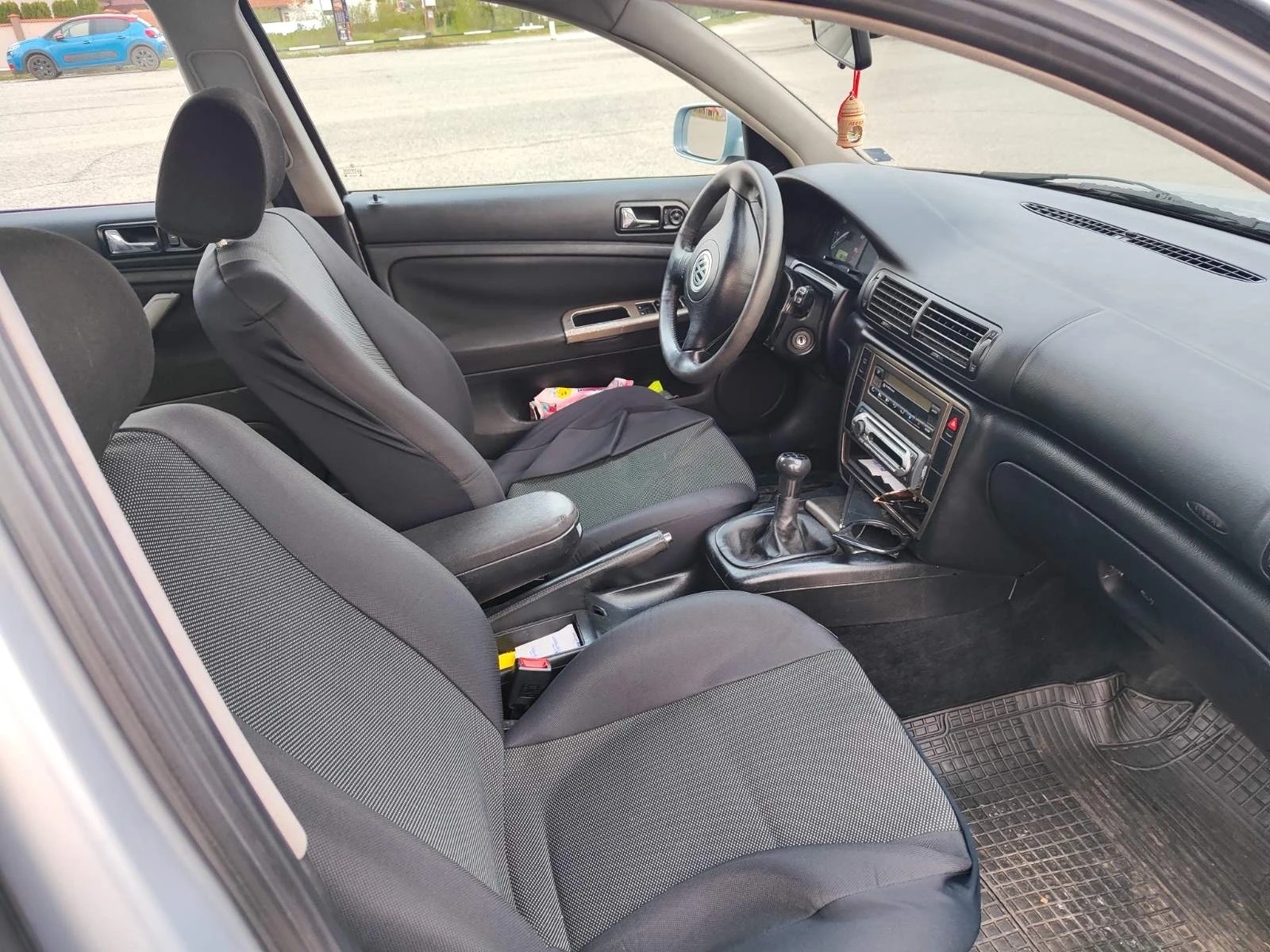 VW Passat 1.8i, седан, газ, климатроник, снимка 5 - Автомобили и джипове - 54519642
