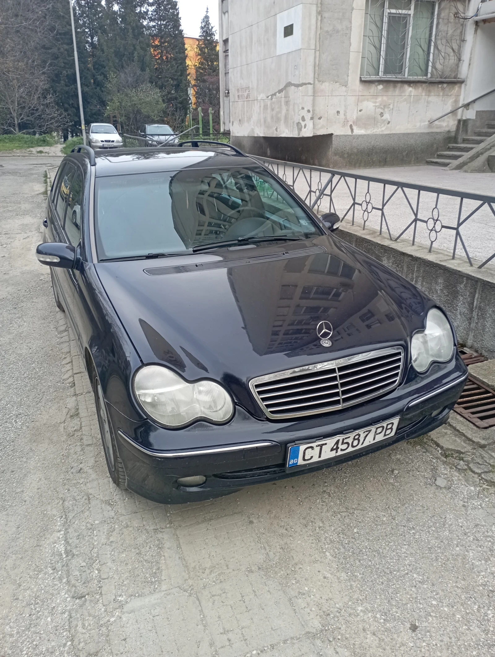Mercedes-Benz C 180, снимка 2 - Автомобили и джипове - 54681145