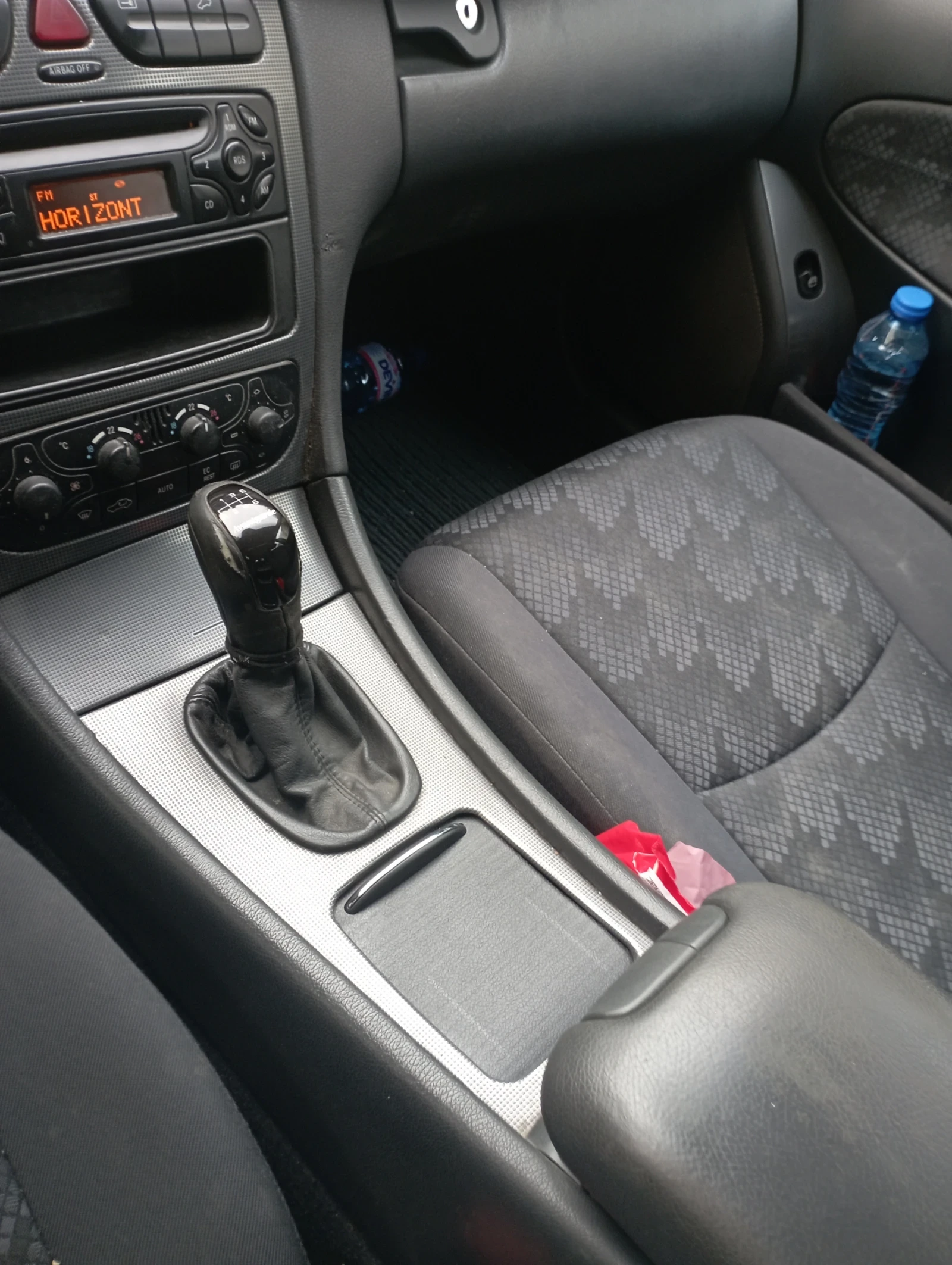 Mercedes-Benz C 180, снимка 6 - Автомобили и джипове - 54681145