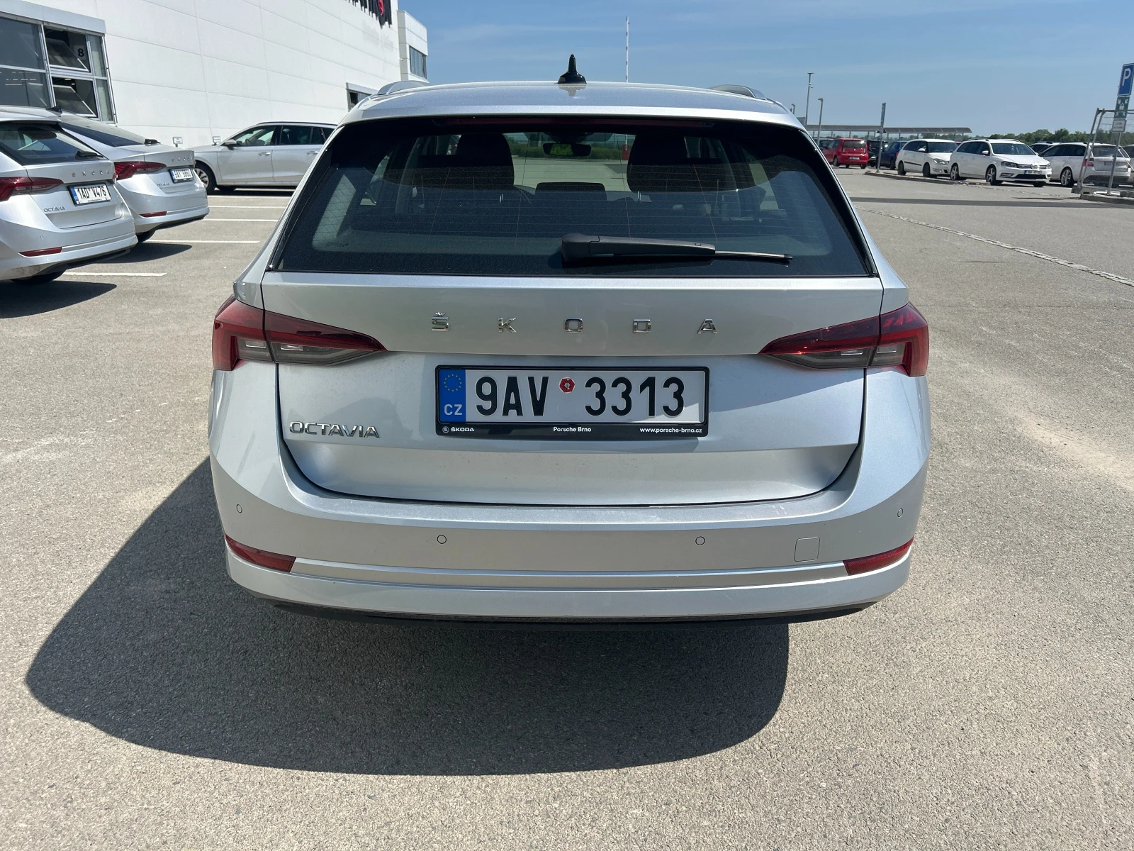 Skoda Octavia 2.0 TDI/ DSG/ Style/ Combi/ Очакван !, снимка 5 - Автомобили и джипове - 55081638