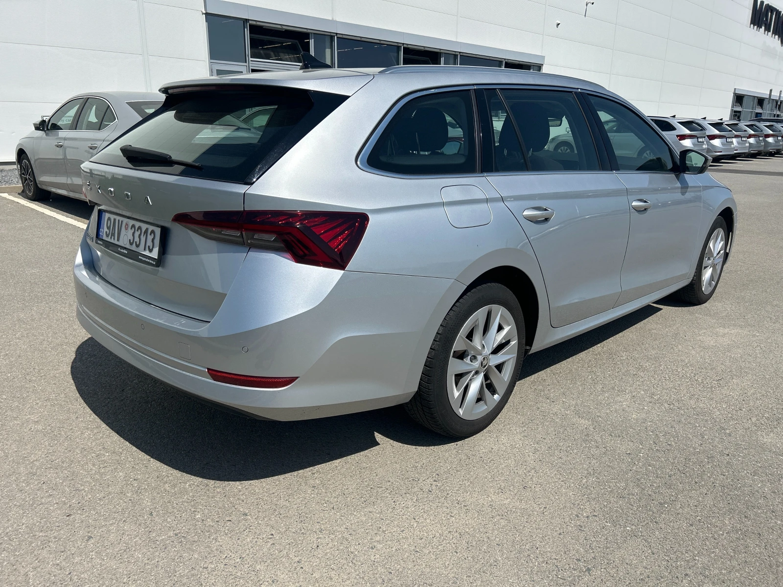 Skoda Octavia 2.0 TDI/ DSG/ Style/ Combi/ Очакван !, снимка 4 - Автомобили и джипове - 55081638
