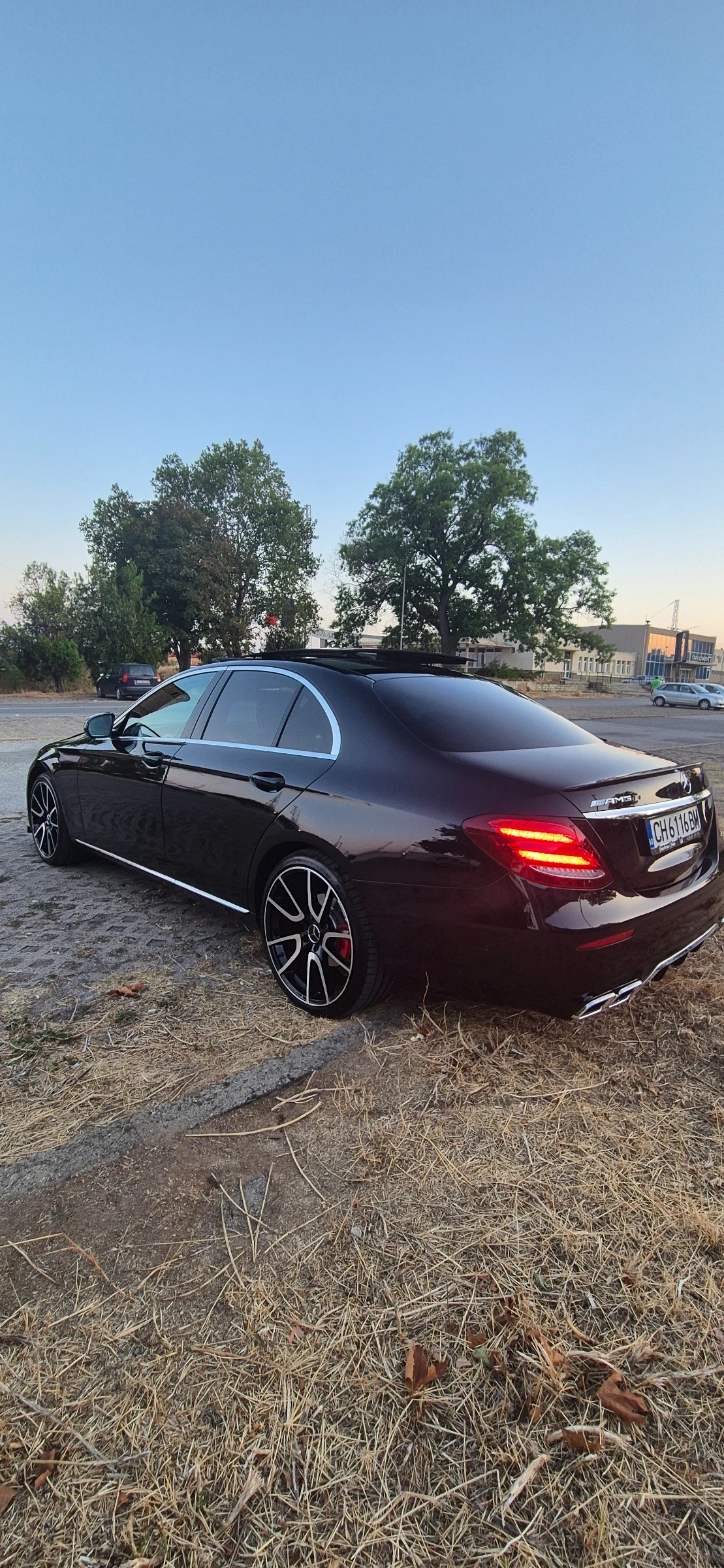 Mercedes-Benz E 220, снимка 8 - Автомобили и джипове - 55245820