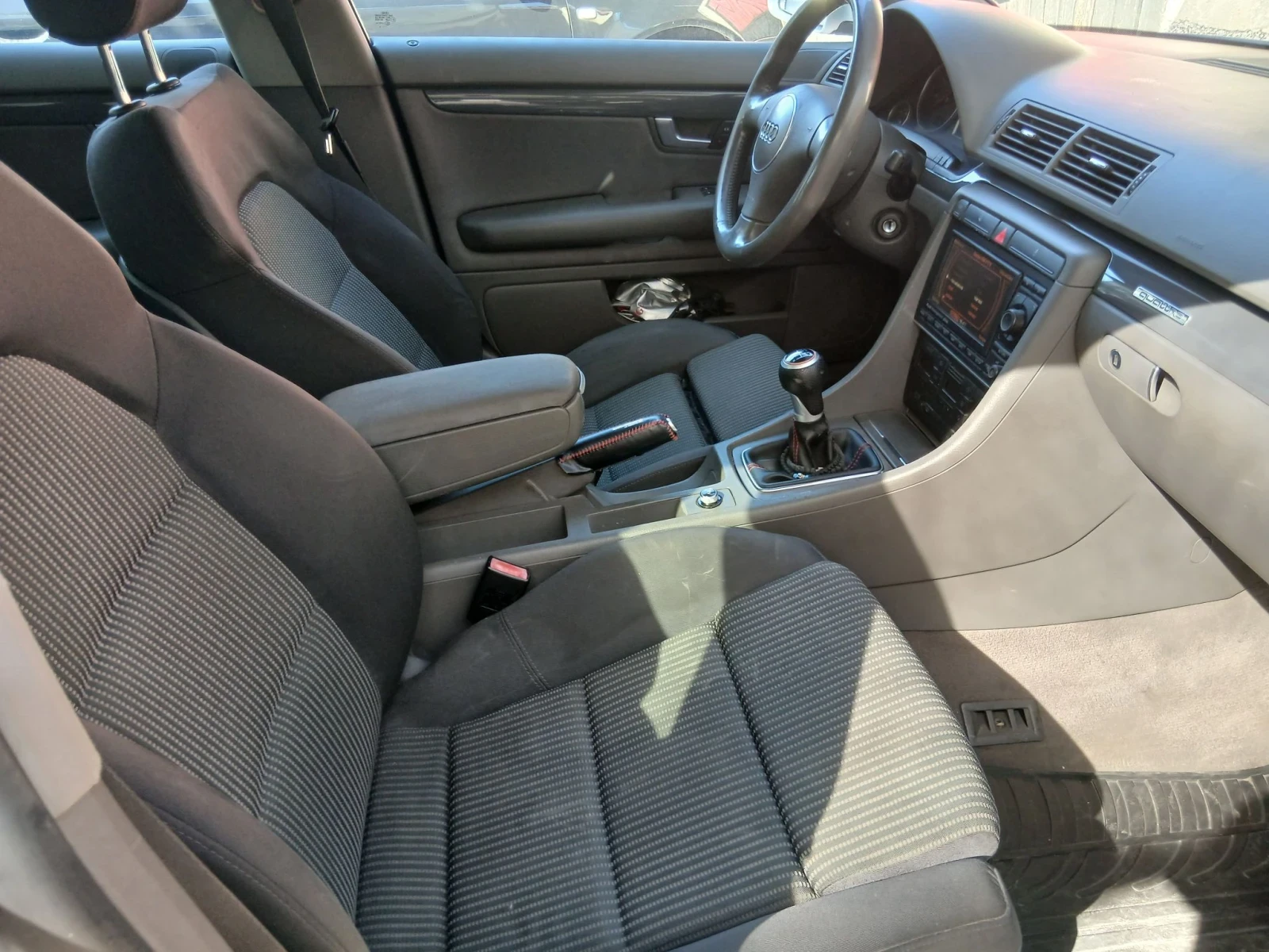 Audi A4 1.8T Quattro Газ-бензин 6 скорости , снимка 11 - Автомобили и джипове - 56048263