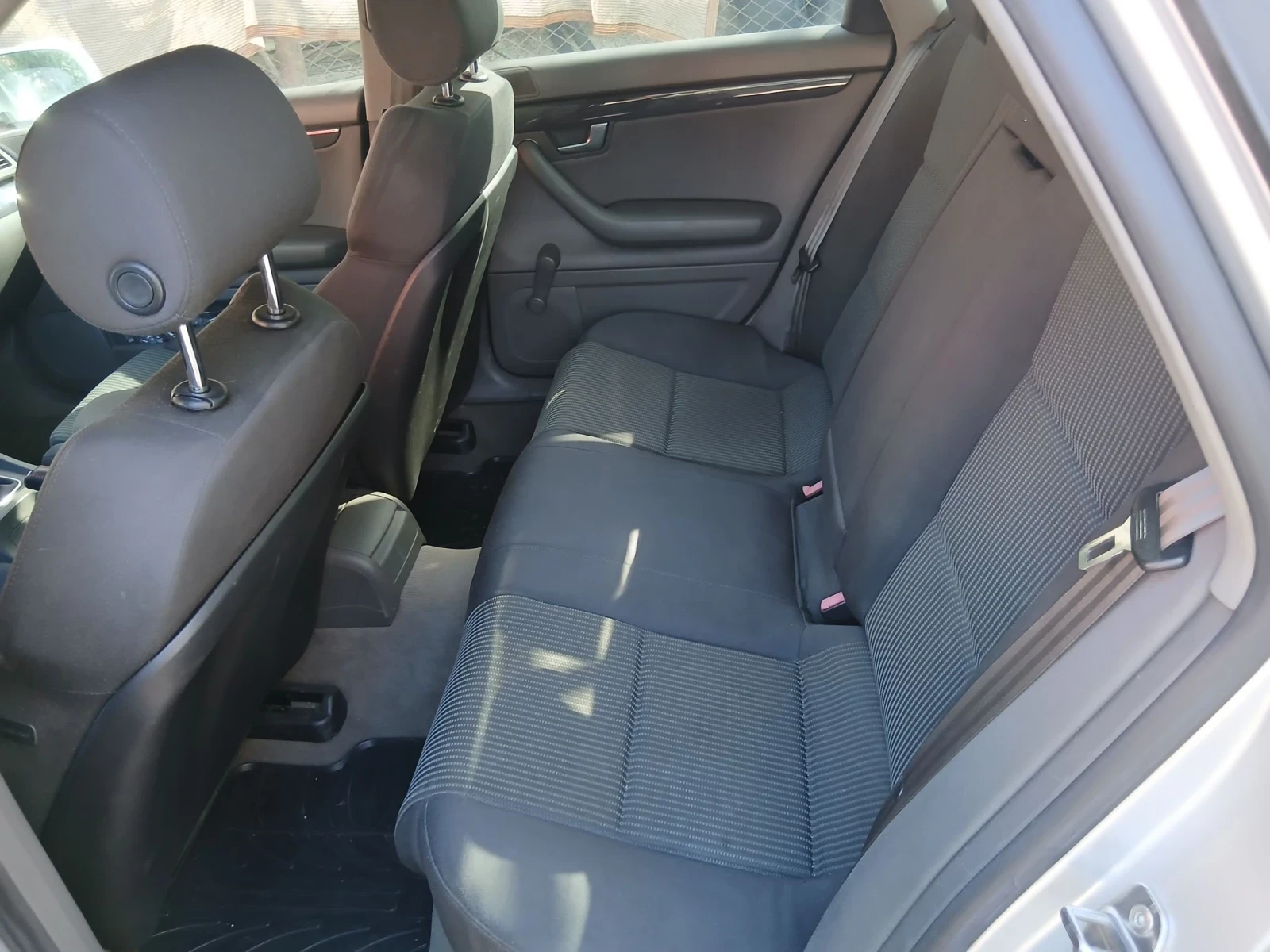 Audi A4 1.8T Quattro Газ-бензин 6 скорости , снимка 9 - Автомобили и джипове - 56048263