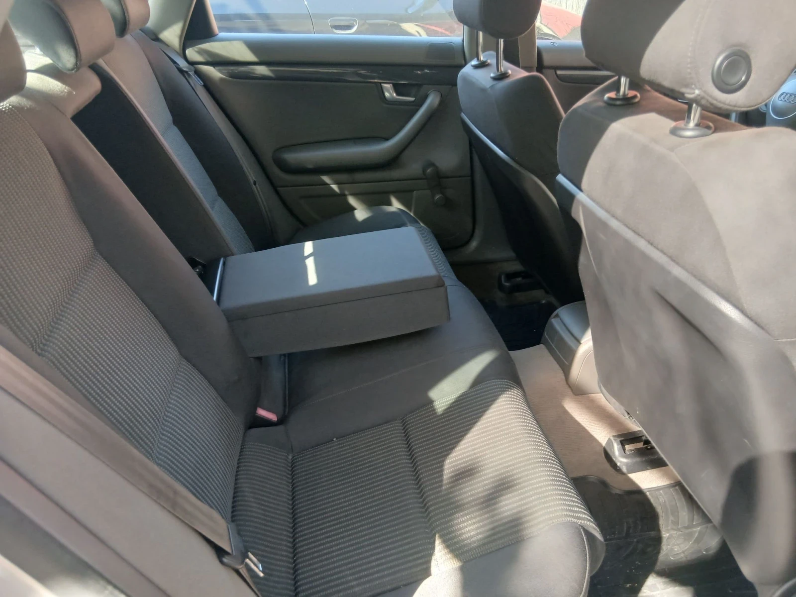 Audi A4 1.8T Quattro Газ-бензин 6 скорости , снимка 10 - Автомобили и джипове - 56048263