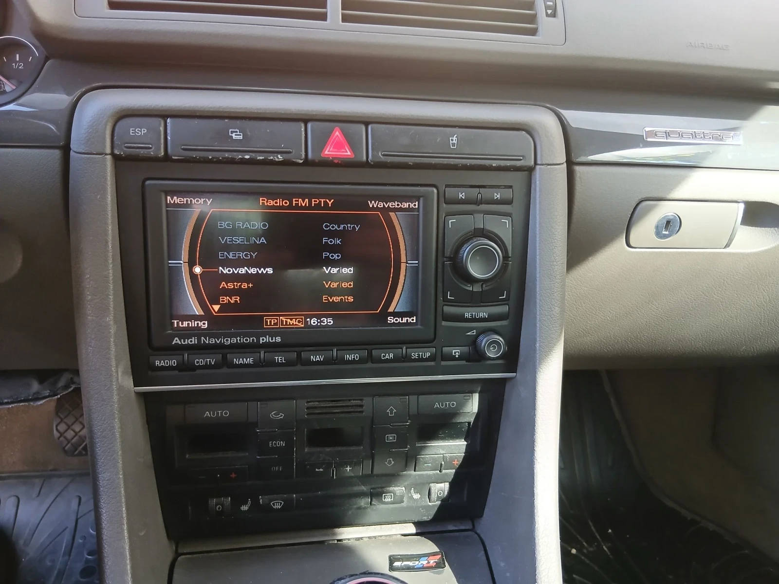 Audi A4 1.8T Quattro Газ-бензин 6 скорости , снимка 14 - Автомобили и джипове - 56048263