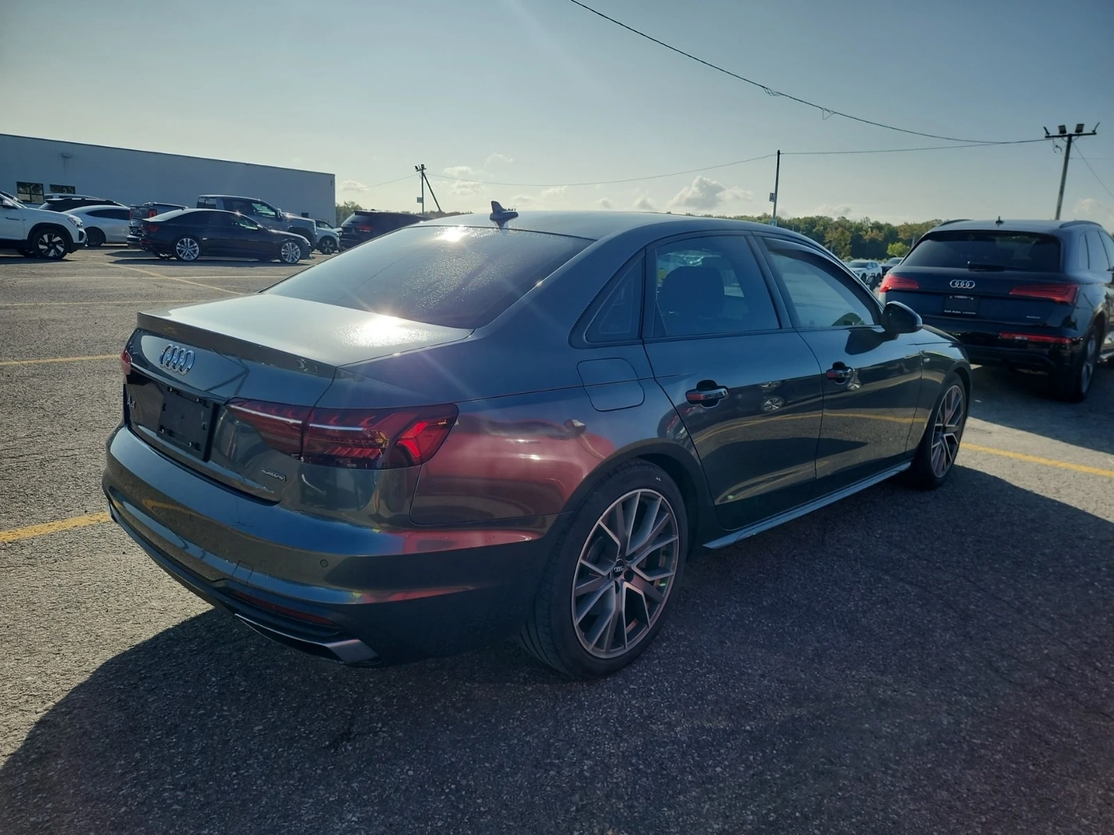 Audi A4 * PROGRESSIV * CARFAX * , снимка 4 - Автомобили и джипове - 56066338