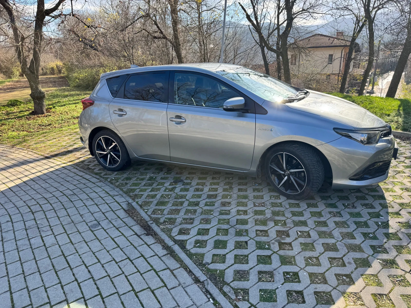 Toyota Auris 1.8 HYBRID �������� | Mobile.bg � ����������� 3