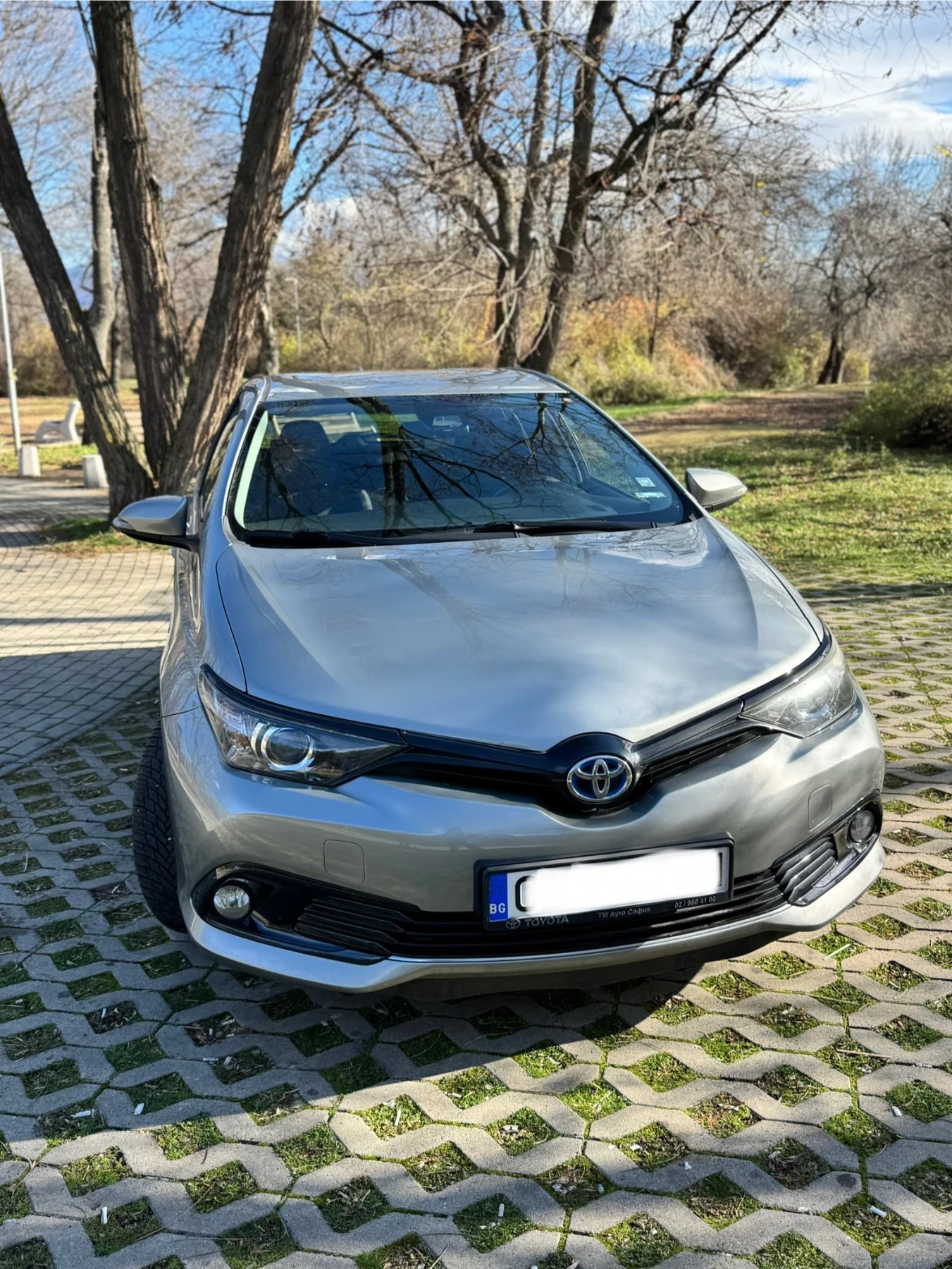 Toyota Auris 1.8 HYBRID ГАРАНЦИЯ