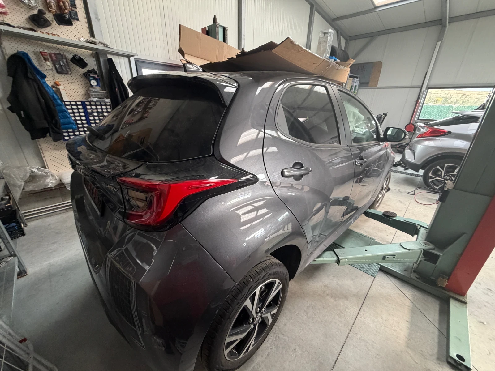 Toyota Yaris Hybrid , снимка 3 - Автомобили и джипове - 56691931