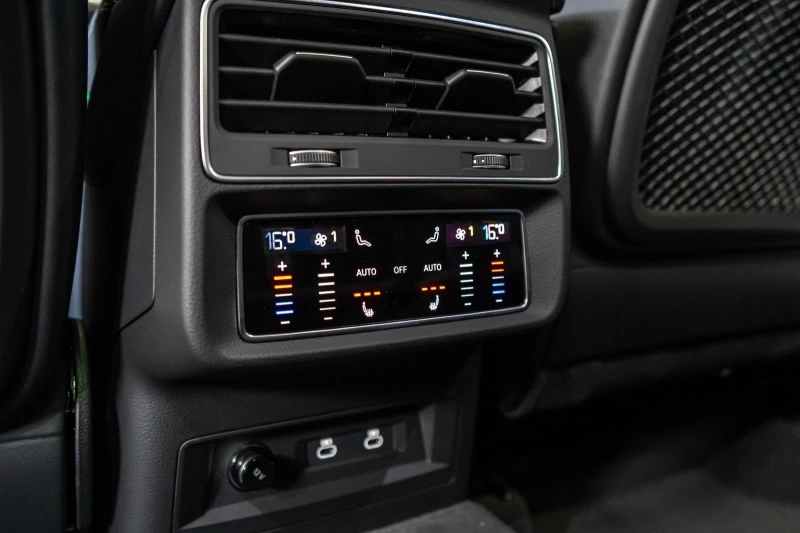 Audi SQ7 TFSI/FACELIFT/ABT 650HP/MATRIX/PANO/B&O/HEAD UP/, снимка 17 - Автомобили и джипове - 51060700