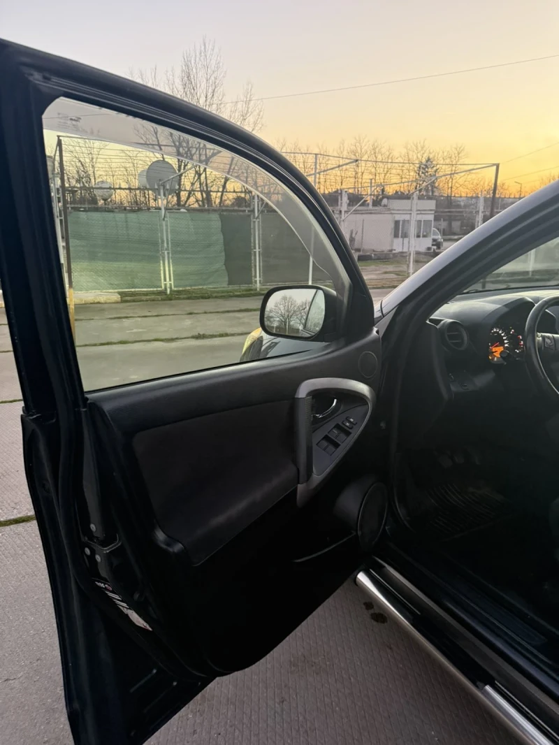 Toyota Rav4 RAV4, снимка 10 - Автомобили и джипове - 52405791