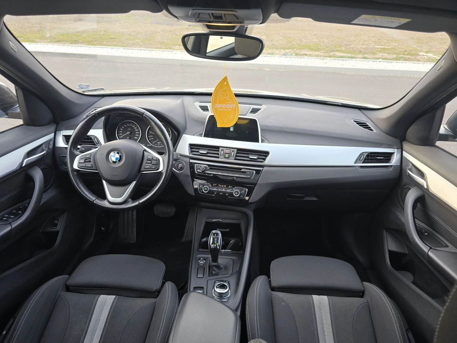 BMW X1 2.0i/AVTOMAT/PANORAMA, снимка 12 - Автомобили и джипове - 53713153
