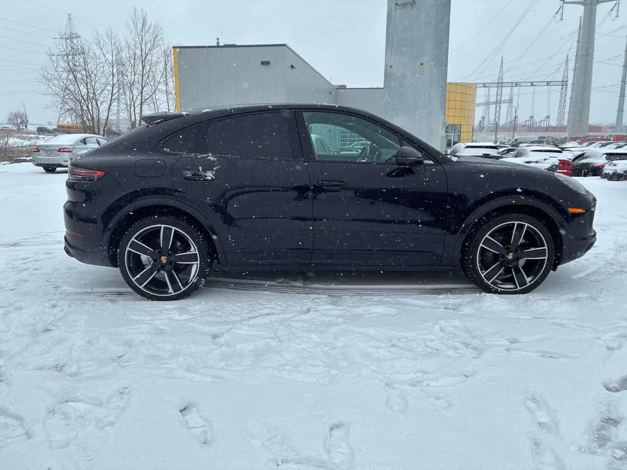 Porsche Cayenne  | Coupe | ОБДУХВАНЕ | 360 камери | CARFAX, снимка 3 - Автомобили и джипове - 53951020