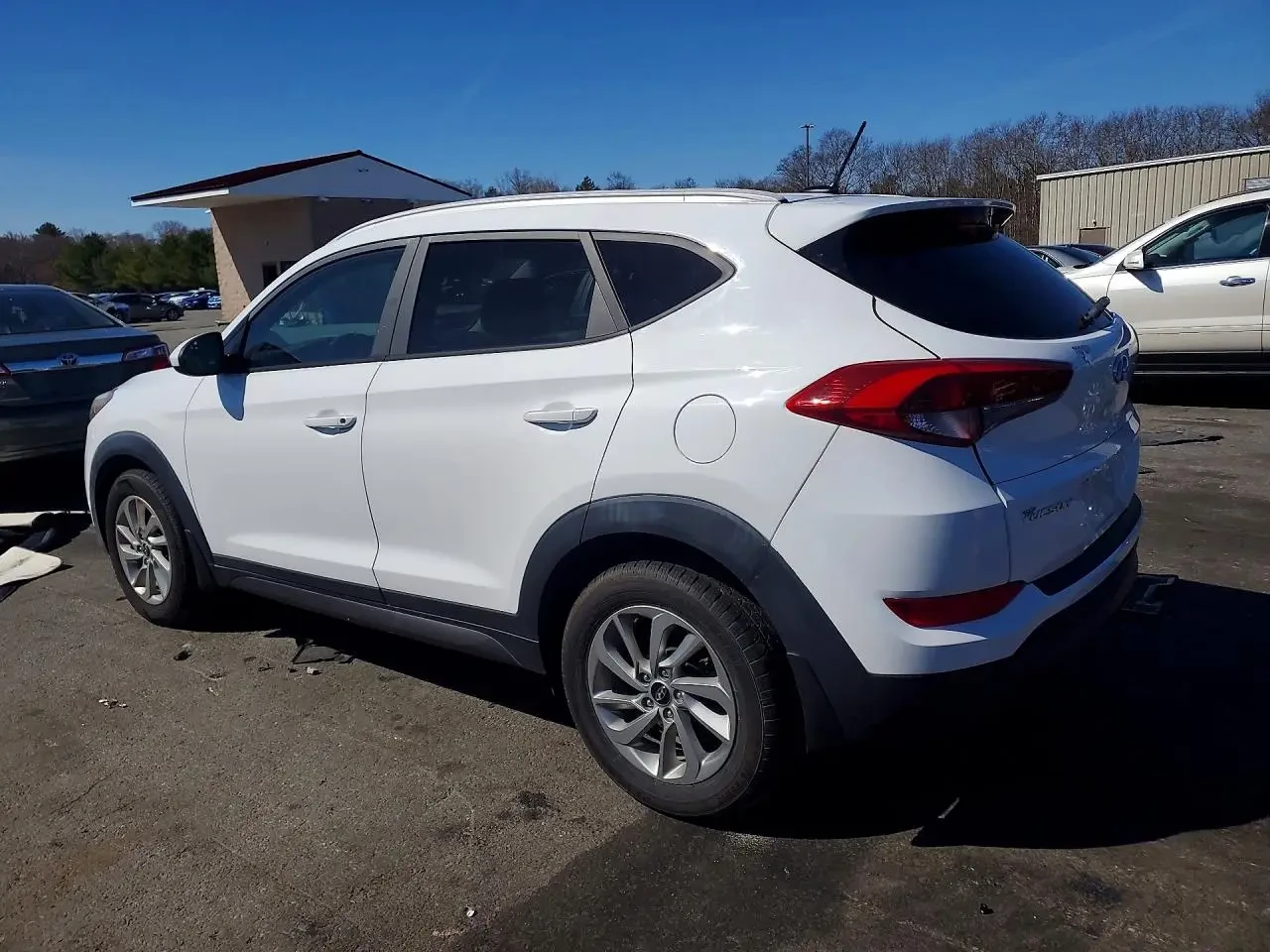 Hyundai Tucson SE, снимка 4 - Автомобили и джипове - 54277857