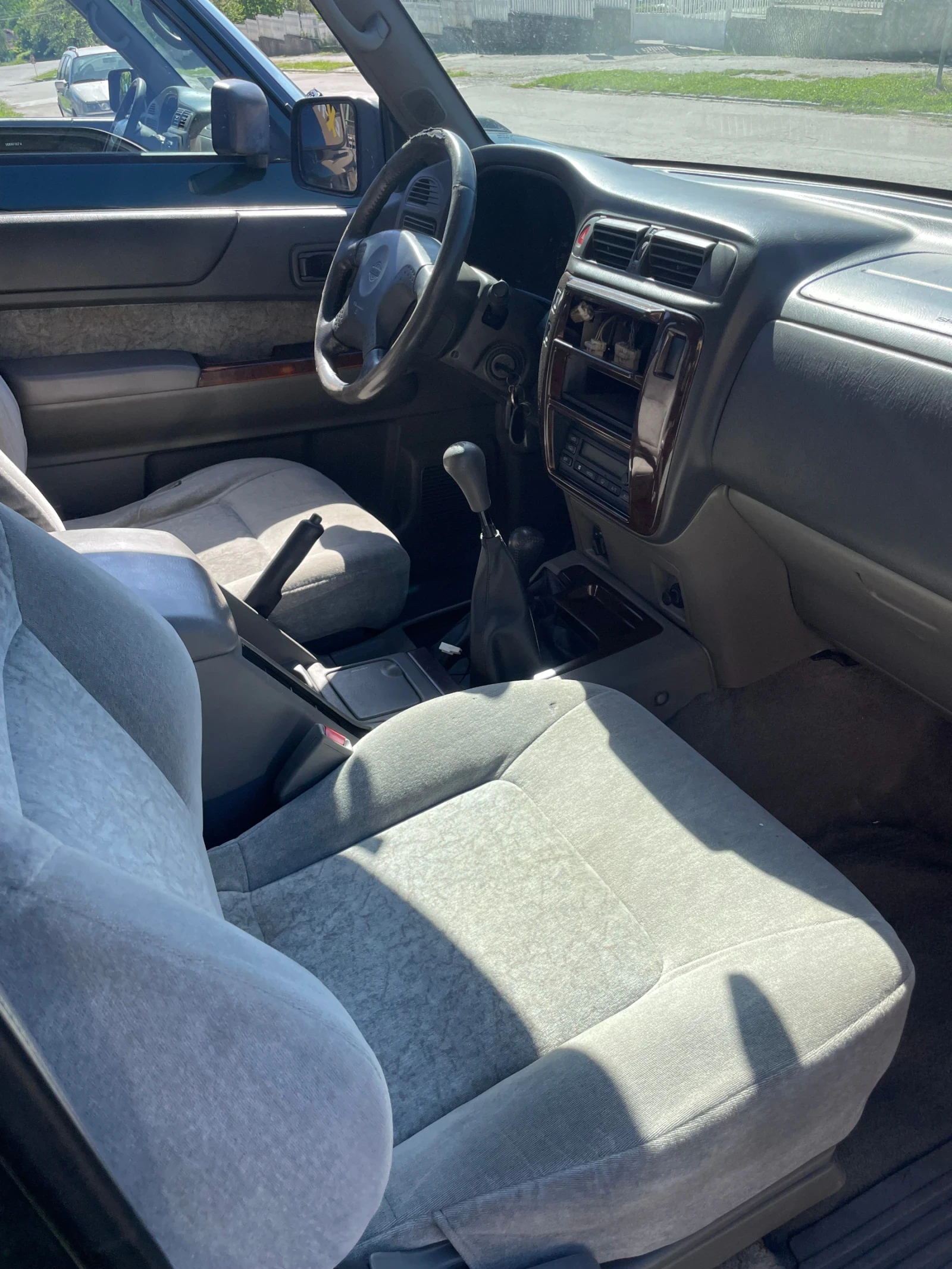 Nissan Patrol 2.8 механично ГНП 7местен, снимка 13 - Автомобили и джипове - 54708586