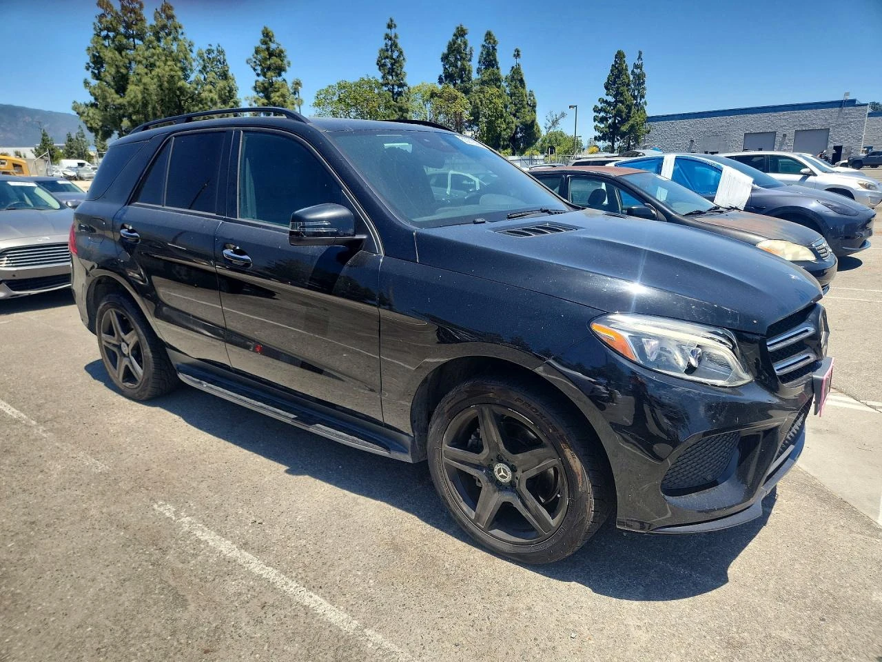 Mercedes-Benz GLE 400 4MATIC !!УНИКАТ!! #ПЪЛНО ОБОРУДВАНЕ# !ПАНОРАМА, снимка 3 - Автомобили и джипове - 55066540