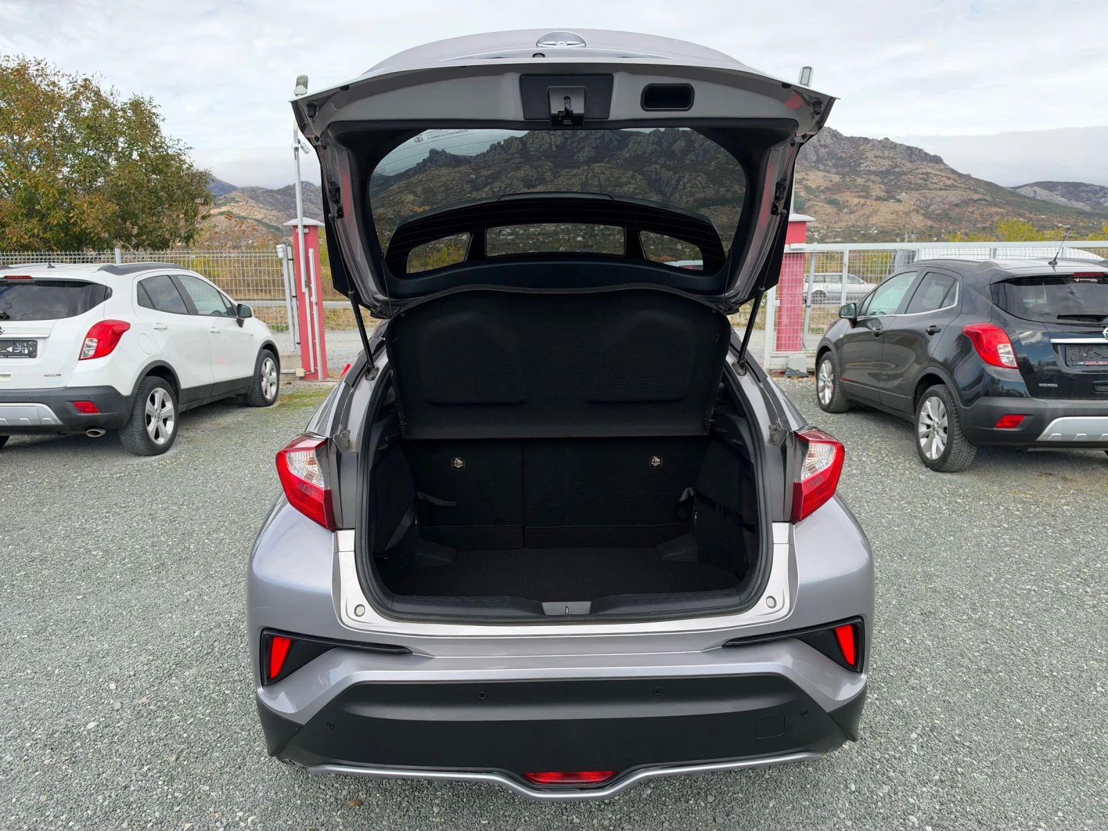 Toyota C-HR (KATO НОВА)^(ХИБРИД), снимка 13 - Автомобили и джипове - 56698042
