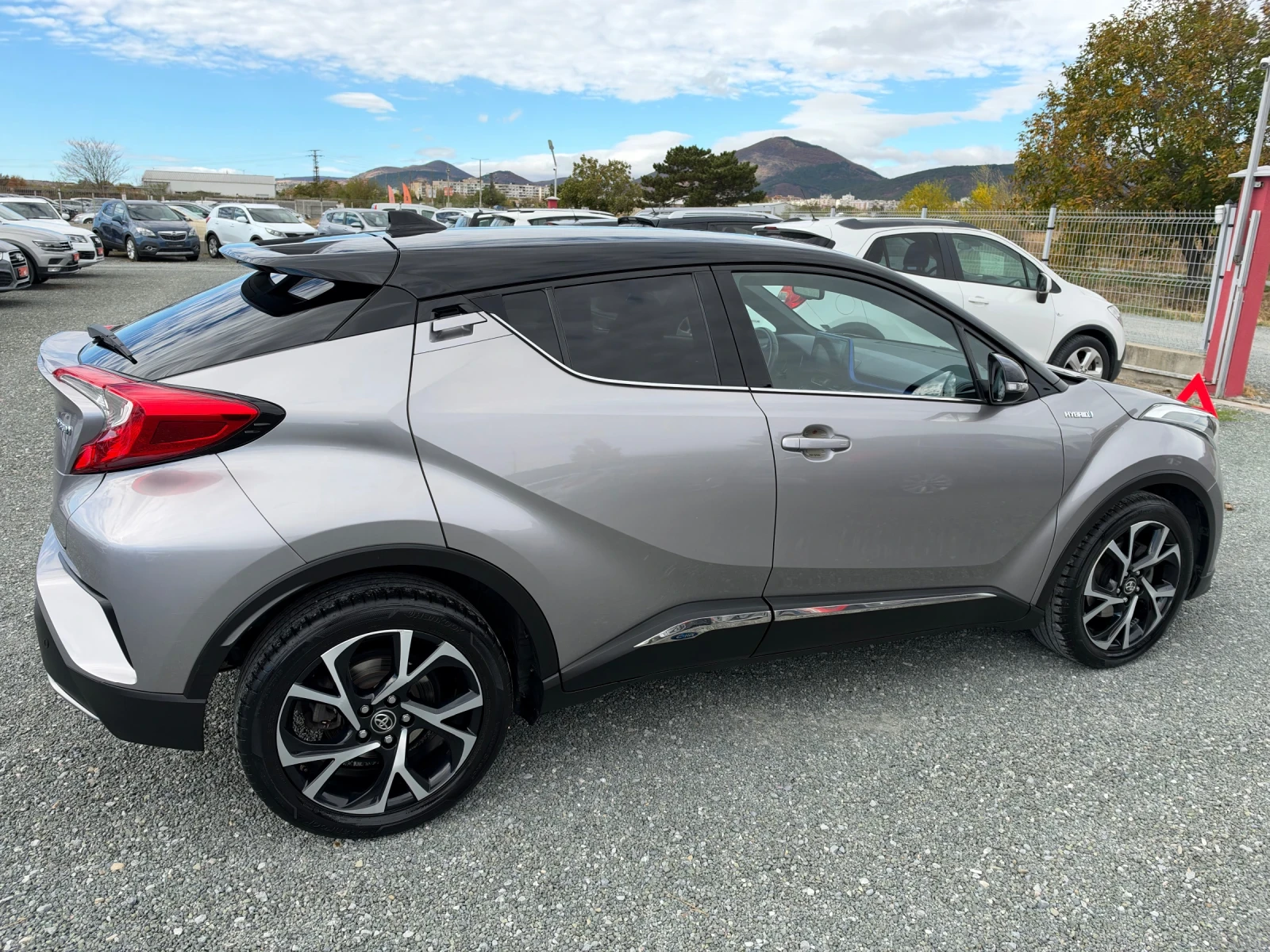Toyota C-HR (KATO НОВА)^(ХИБРИД), снимка 5 - Автомобили и джипове - 56698042