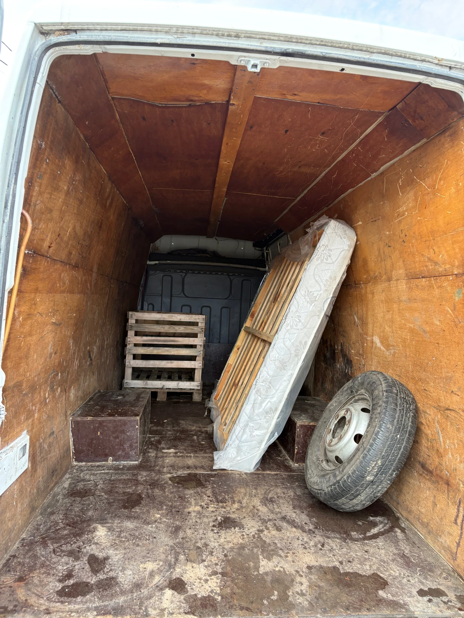 Iveco 35c13 НОВИ ГУМИ ТОП * , снимка 10 - Бусове и автобуси - 53936282