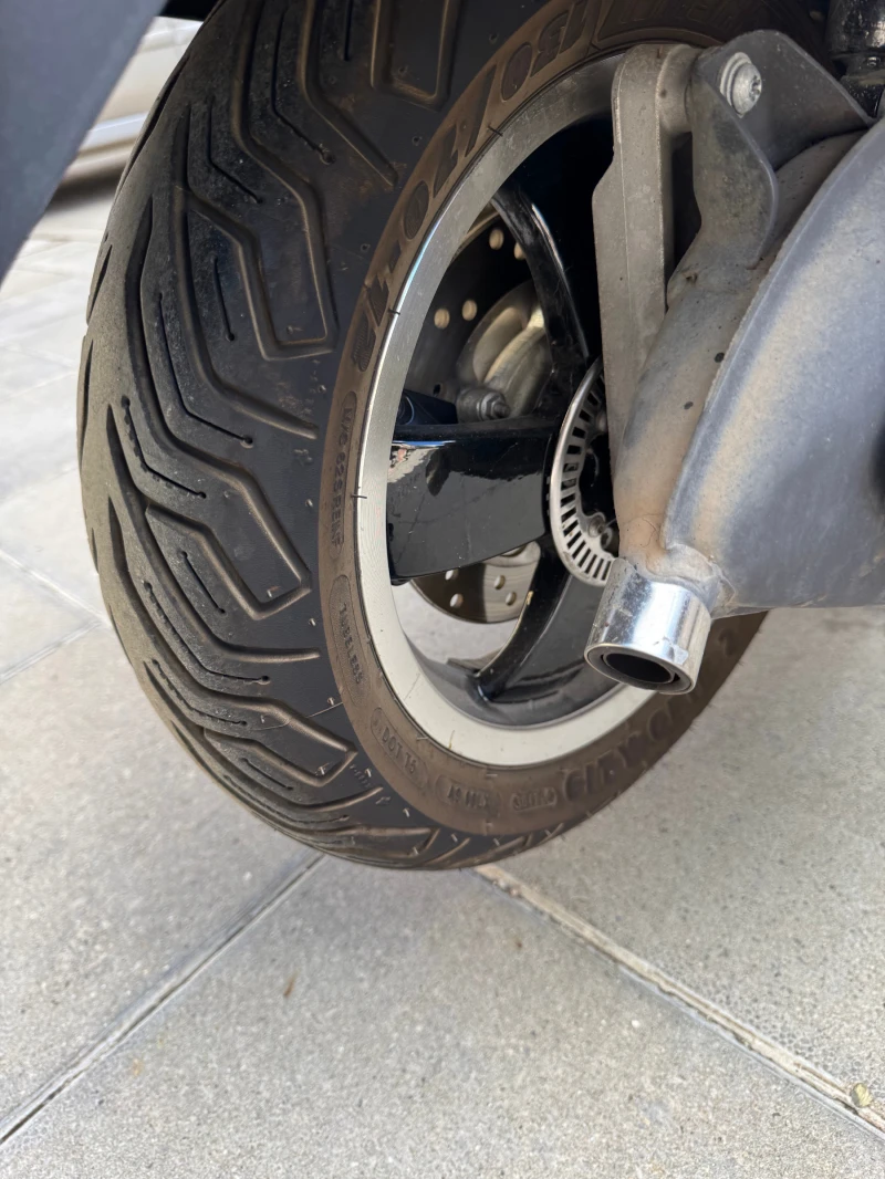 Vespa GTS 300 Super, снимка 8 - Мотоциклети и мототехника - 51982732