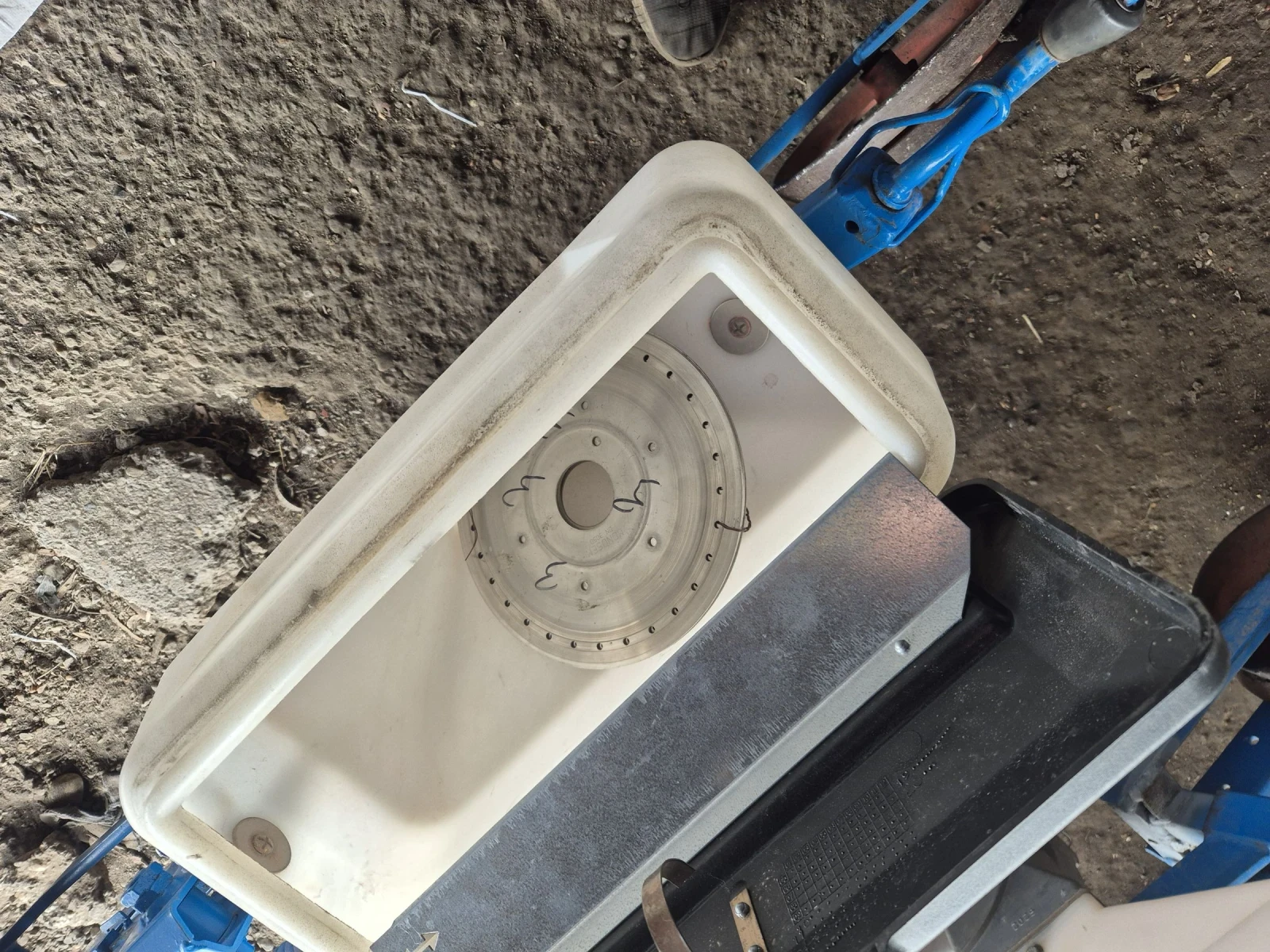 Сеялка Monosem Пролетна сеялка Monosem, снимка 5 - Селскостопанска техника - 53906682