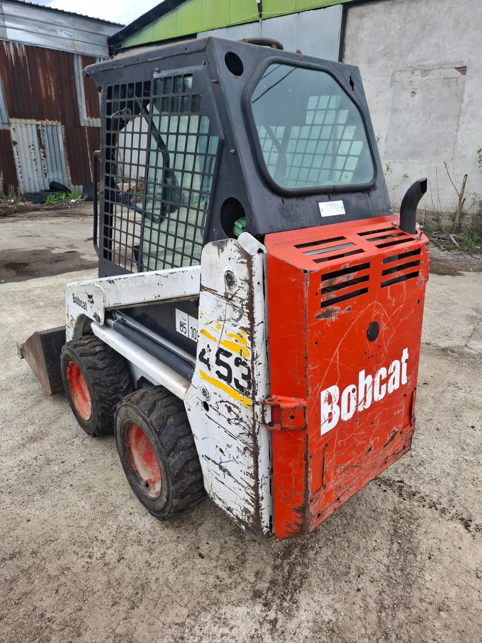 Мини челни товарачи Bobcat 453 - изображение 4