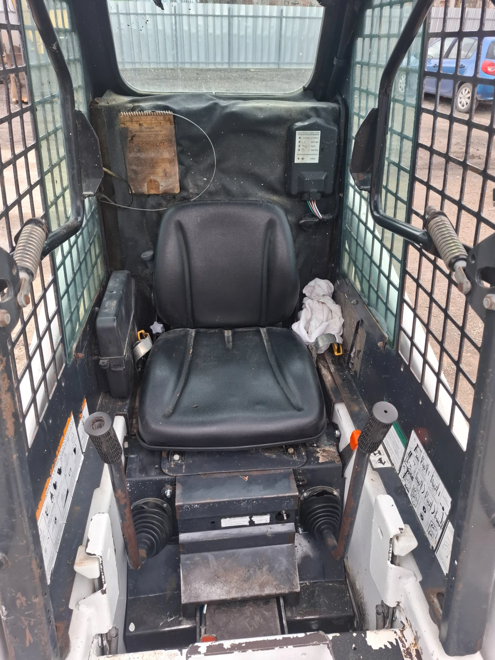 Мини челни товарачи Bobcat 453 - изображение 6