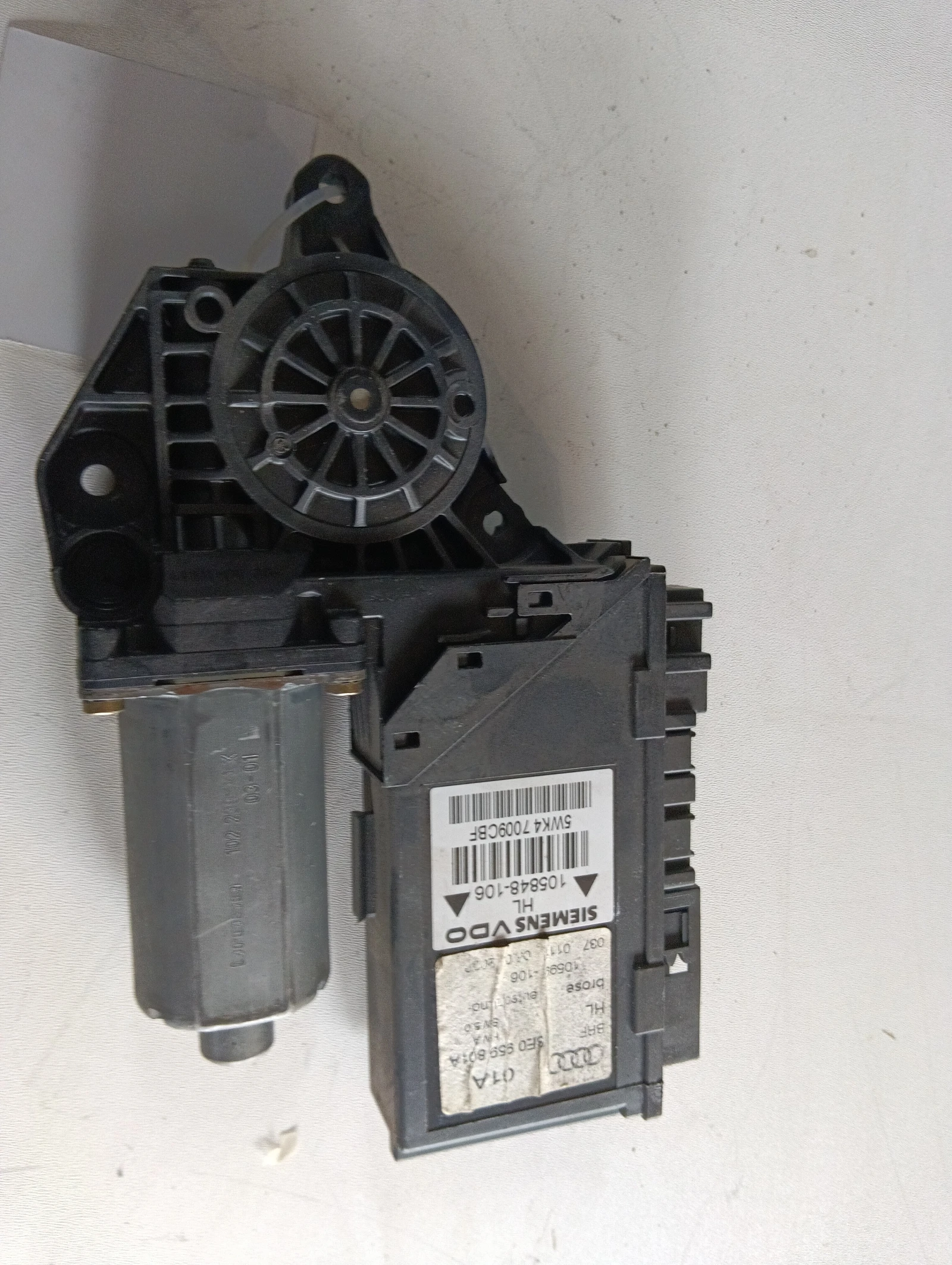 ел.машинка за задно ляво  8E0959801A Audi A4