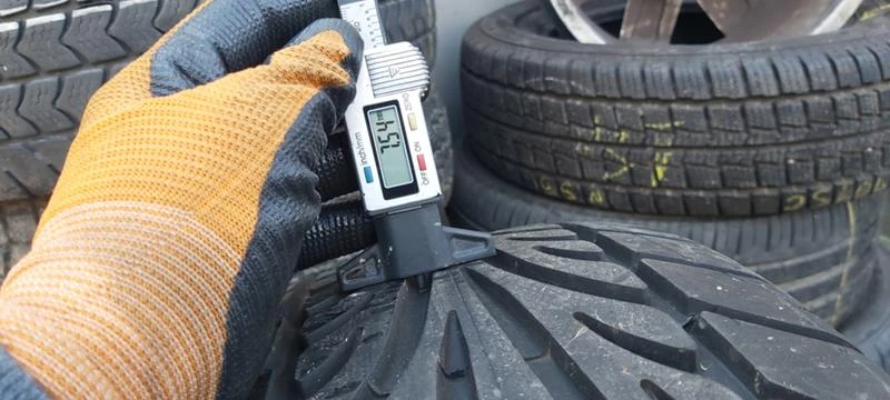 Гуми Летни 225/55R16, снимка 4 - Гуми и джанти - 35137050