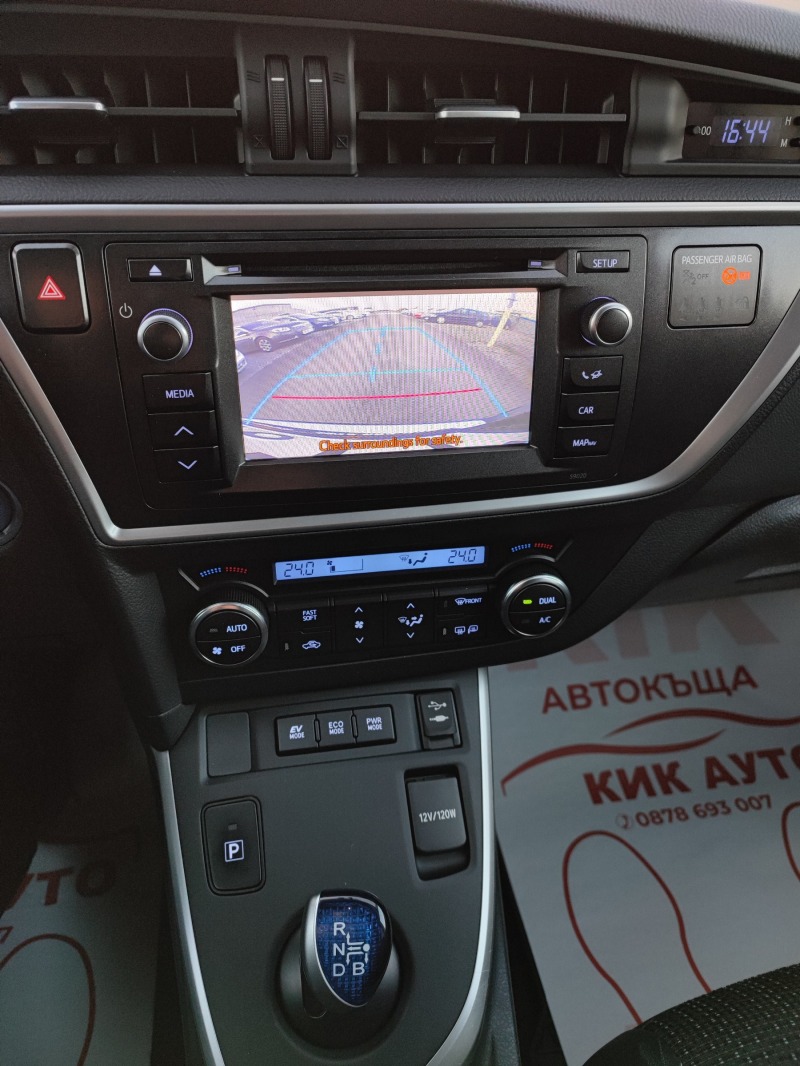 Toyota Auris  HIBRYD  TOURING SPORTS   * ВСИЧКИ ЕКСТРИ* * , снимка 14 - Автомобили и джипове - 39236850