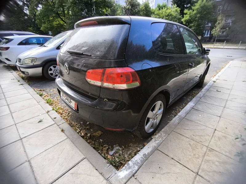 VW Golf 1.6TDI ОБСЛУЖЕН, снимка 5 - Автомобили и джипове - 47254302