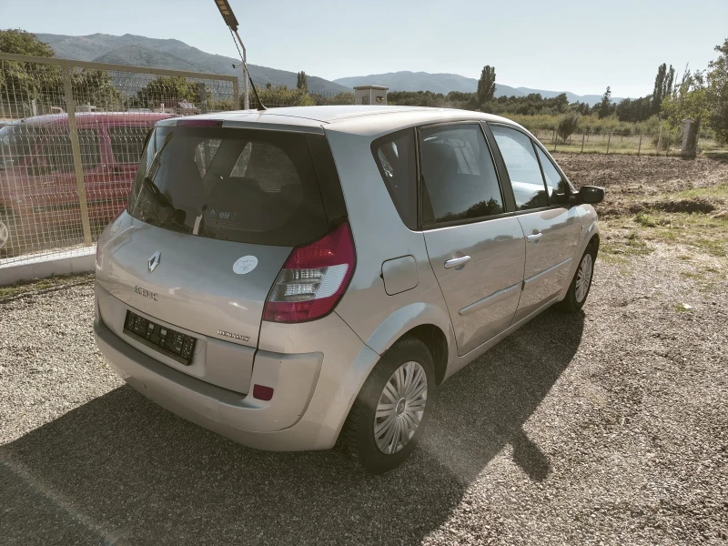 Renault Scenic 1.6 i facelift , снимка 6 - Автомобили и джипове - 46835824