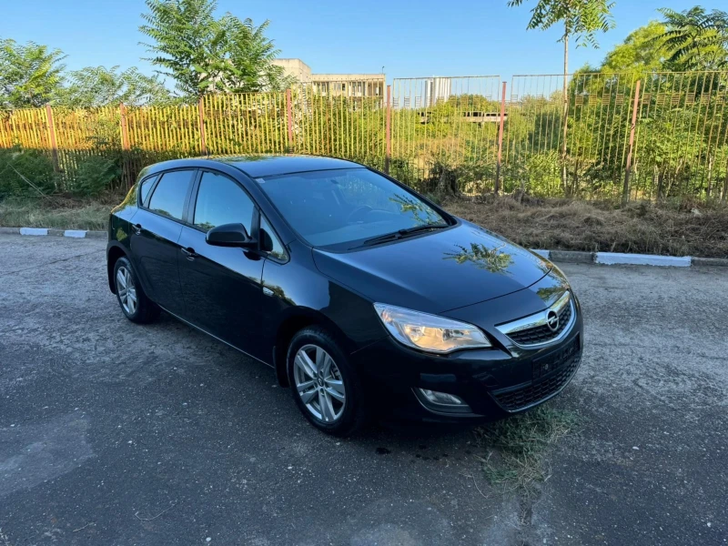 Opel Astra 1, 6 Бензин, снимка 2 - Автомобили и джипове - 47454727