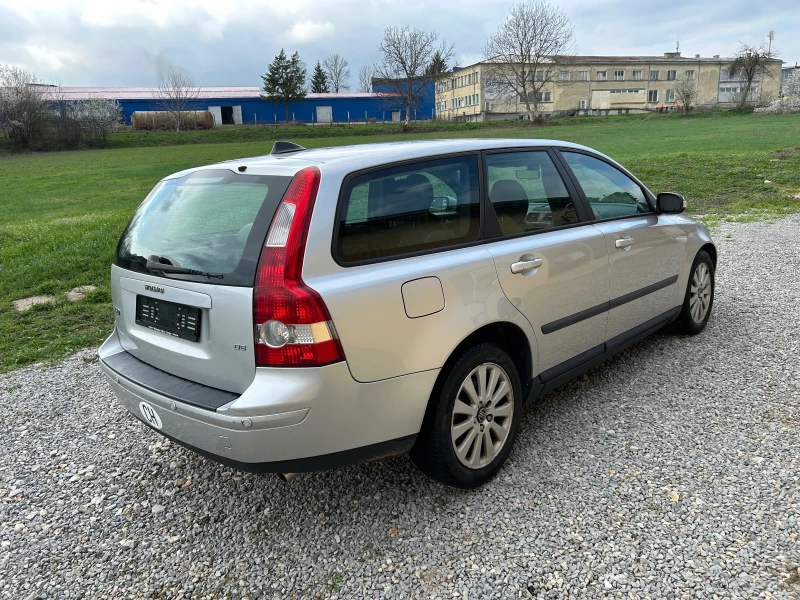 Volvo V50 D5 Швейцария, снимка 4 - Автомобили и джипове - 49529300