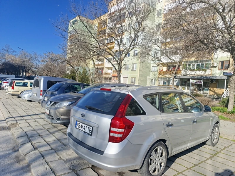 Kia Ceed 1.4i, снимка 4 - Автомобили и джипове - 53590980